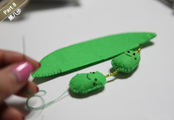 10步简易制作小饰品挂件 DIY萌物豌豆手机吊饰
