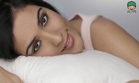 睡前7步骤减缓女人衰老醒后变美人