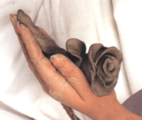 徒手捏制法陶艺作品 陶艺玫瑰花的制作方法