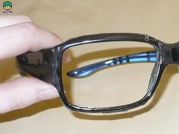 超酷diy眼镜盒作品-电子雷帝眼镜的做法-封存