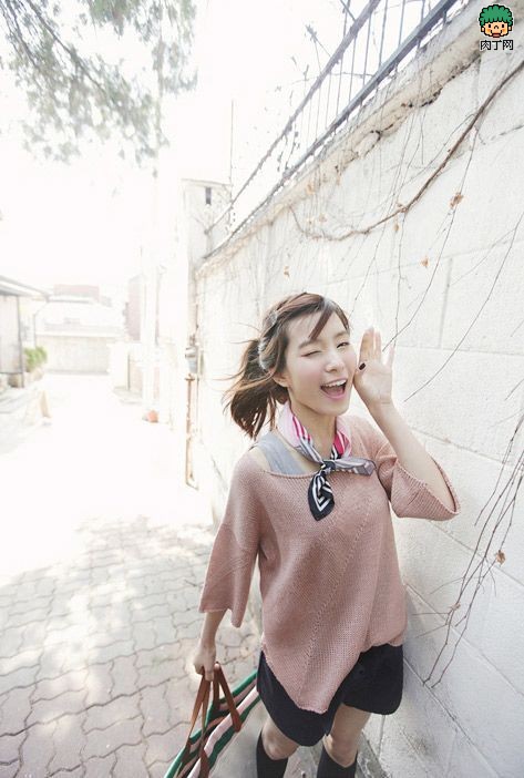 小丝巾的系法图解 几款唯美小丝巾搭配图片-封存 日志测试页-中国网络电视台